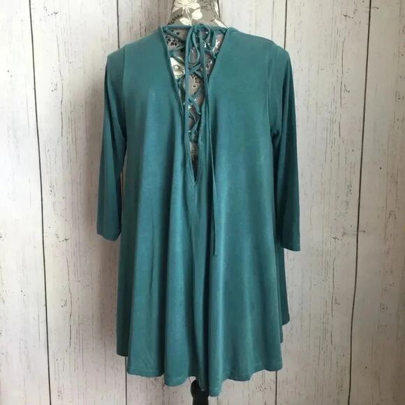 Cherish 3/4 sleeve tunic  with lace up back Size large - Picture 3 of 6
